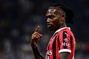 記者：萊奧尋求在下輪對(duì)陣博洛尼亞比賽復(fù)出，目前他還在單獨(dú)訓(xùn)練