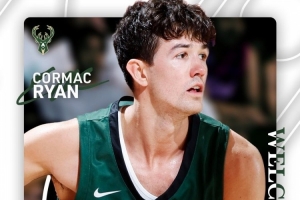 夏聯(lián)場均11.8分2.4板1.6助！雄鹿官方：與瑞安簽Exhibit?10合同