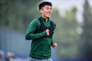 曾效力狼隊梯隊的何朕宇現(xiàn)身“蒙超”，打進3球暫列射手榜第5位