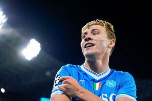 陌生！霍伊倫近2場(chǎng)攻獲3球，加盟那不勒斯6場(chǎng)取得4球