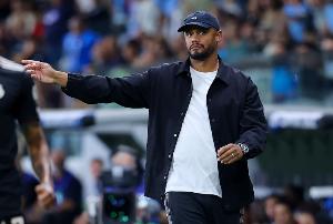 科隆主帥：孔帕尼就像是一只內(nèi)心非常柔軟的熊，我真想能成為他