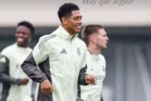 ??心情很不錯(cuò)！貝林厄姆曬雨天訓(xùn)練照：新的一天到來啦