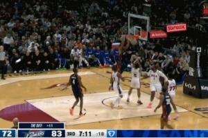 問(wèn)題不大！米切爾速推反擊突破喂餅阿倫暴扣！騎士轟出13-0！