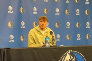 弗拉格談右手拇指傷勢：上場比賽扭到了 沒什么大問題