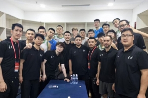 楊鳴：預(yù)祝團(tuán)隊(duì)所有人未來(lái)在不同的球隊(duì)和領(lǐng)域一切順利 江湖再見(jiàn)