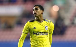 前隊友稱贊貝林厄姆：他曾穿襠隊友后被放倒，但他爬起來又做一次