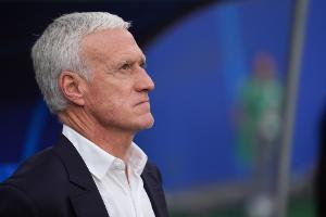 德尚：中場(chǎng)休息時(shí)我沒有發(fā)火，而是告訴隊(duì)員們?cè)撊绾稳ゴ蚱平┚帧? >
                                        </div>
                                    </div>
                                                                        <div   id=