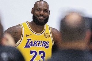 拿1萬助有多難？一共8人 斯托克頓7次單季助攻1000+ 哈登有機會？