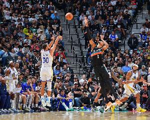 輸球原因？文班：防守破壞性不夠 庫里26投16中很能說明問題