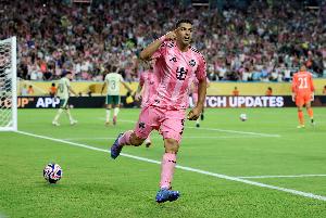 蘇亞雷斯：在巴薩我必須習慣精準傳球，在利物浦我有40米空間奔跑