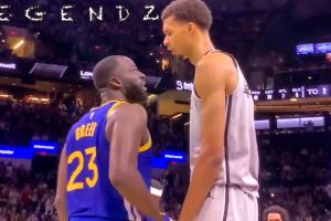 文班隔扣后怒吼！追夢回應(yīng)：你這個混蛋&垃圾！文班：在你頭頂