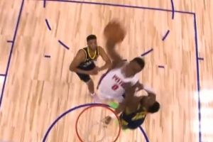 致敬小喬丹！杜倫空接超級戰(zhàn)斧隔扣馬瑟林 全場被點燃