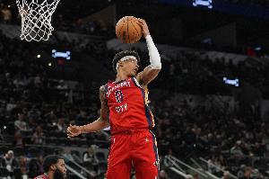 【菜鳥】克尼佩爾費(fèi)爾斯皆砍24分 科比·桑德斯17分 弗拉格15分