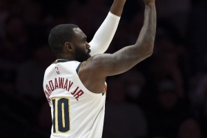 正負(fù)值-21太離譜！小哈達(dá)威替補(bǔ)16分鐘8中2僅拿4分2板3斷