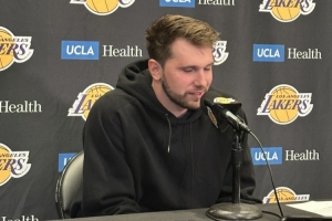 東契奇：老詹回歸球隊目標還是贏球 釣魚動作是朋友讓我做的