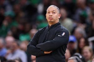 落后魔術(shù)26分！快船記者發(fā)推：這比賽太丑陋了