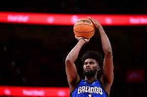 一球不丟！艾薩克半場出戰(zhàn)6分鐘 4中4&三分1中1拿9分3板1帽