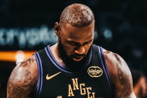 詹姆斯IG曬個人賽季首秀組圖 里夫斯和蒂耶羅評論??