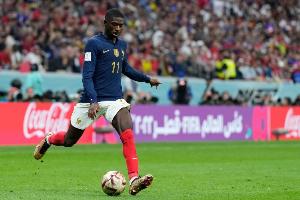 法國(guó)隊(duì)醫(yī)批巴黎隊(duì)醫(yī)：他又不是上帝，巴黎對(duì)待登貝萊和杜埃雙標(biāo)