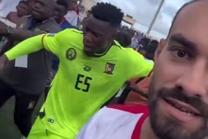 正在氣頭上??！輸球后的奧納納一把推開想要合影的球迷