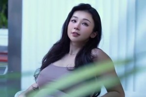 張曼源挺著大肚子走在街頭：這么大的事，根本瞞不住了！