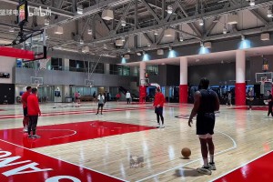 視覺享受！看哈登投籃訓(xùn)練，進(jìn)入節(jié)奏聆聽籃球刷網(wǎng)的聲音！