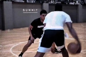 楊毅：很多人還是低估了哈登的組織能力 還把他定義為一個(gè)得分手