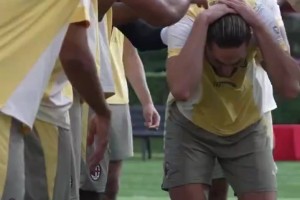 傳統(tǒng)！拉比奧特接受隊(duì)友的歡迎儀式