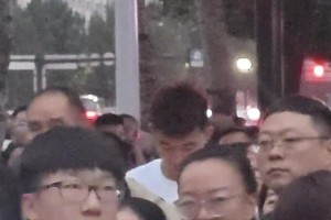 在東北，你就是孫銘徽，你也得排隊接孩子放學??