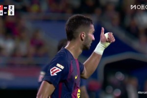 半場錯失帽子戲法！佩德里送長傳，費蘭單刀凌空爆射擊中橫梁！