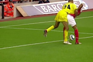屬于巴薩球迷的回憶！內(nèi)馬爾十分角任意球破門