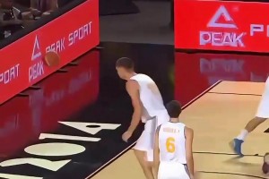 一周5佳球-2.01米奧努阿楚凌空側(cè)鉤&美職聯(lián)超級(jí)世界波??