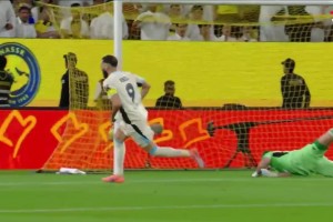 勝利0-1落后！吉達聯(lián)合快速反擊，本澤馬第15分鐘破門！