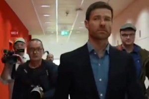 有內(nèi)鬼??？TA：阿隆索曾釣魚(yú)測(cè)試出皇馬更衣室確實(shí)有人泄密